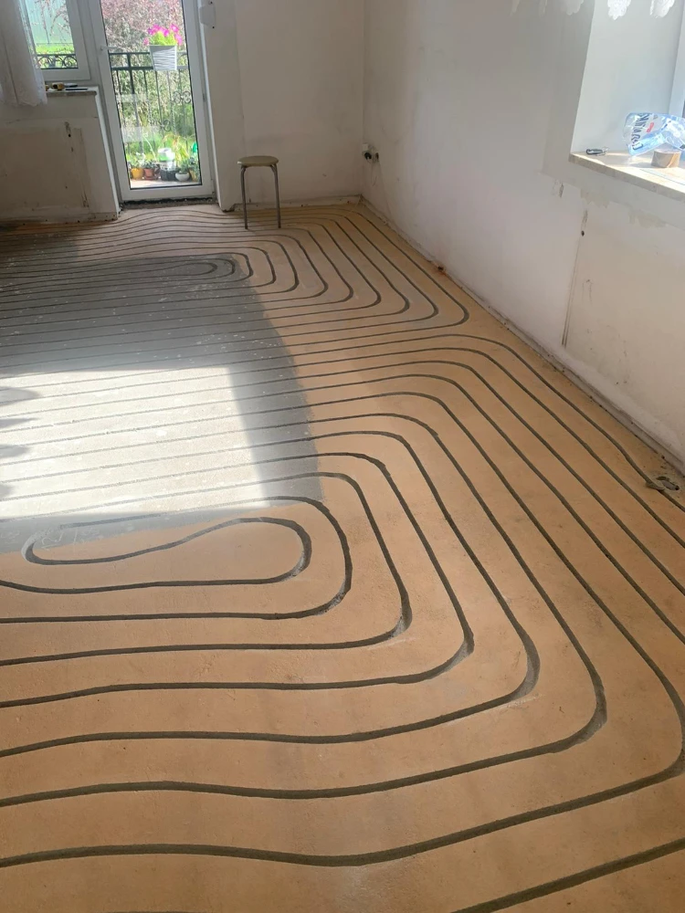 Zdjęcie - frezowanie pod ogrzewanie podłogowe