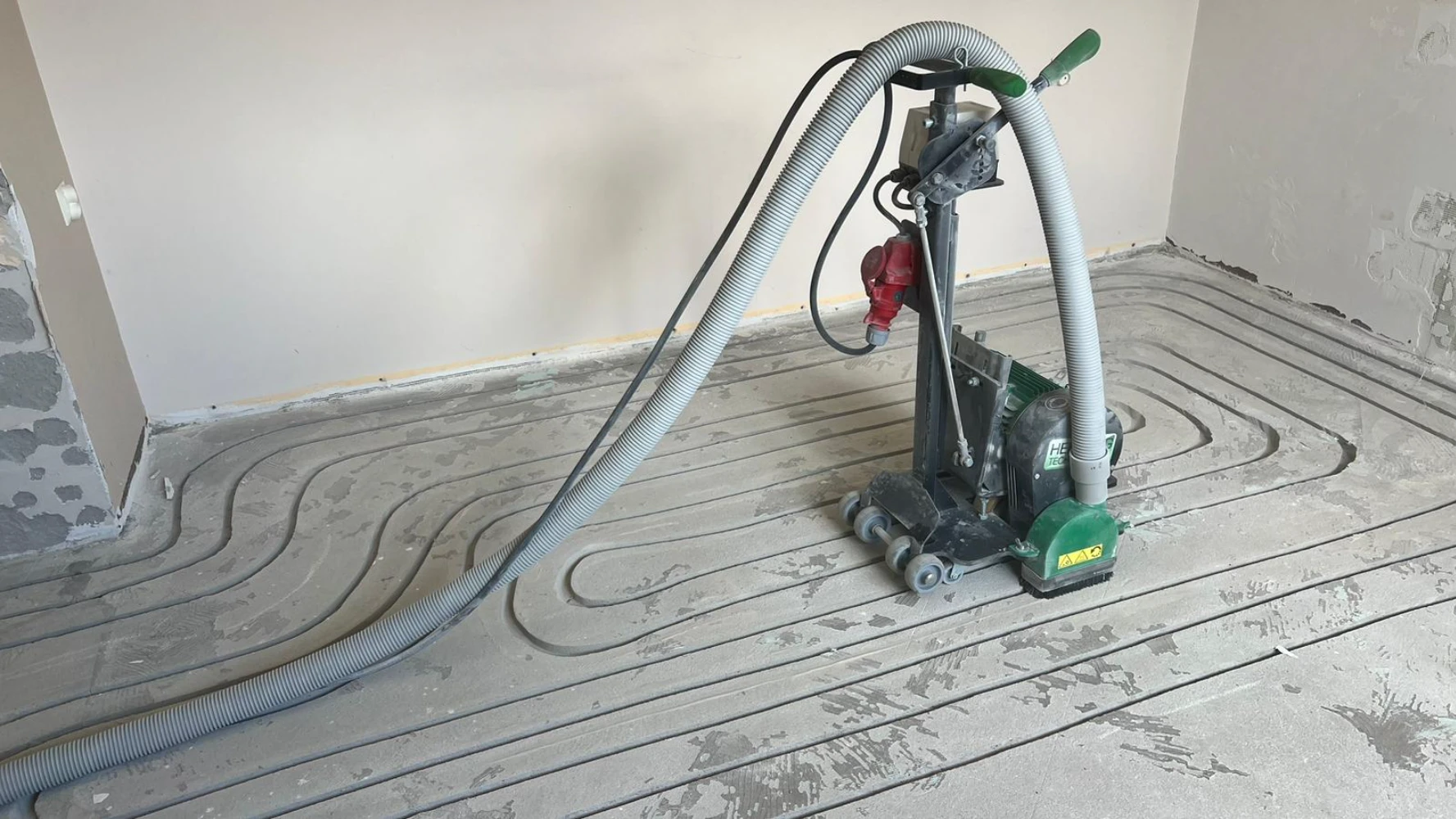 Zdjęcie - frezowanie pod ogrzewanie podłogowe